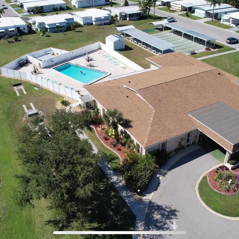 TAMKO Titan XT clubhouse roof with Rustic Cedar shingles