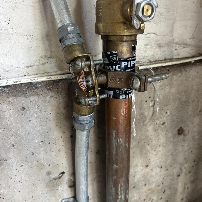 Pressure reducing valve with hose bib and fittings installation