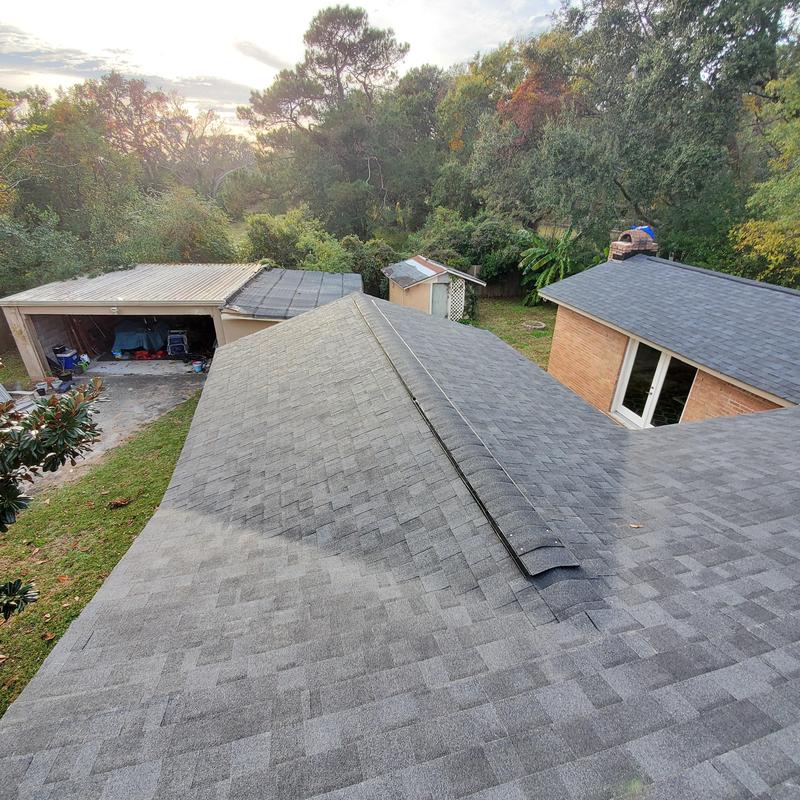 Owens Corning Oakridge Onyx Black Roof Shingle Installation