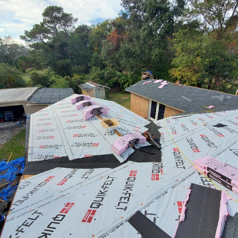Owens Corning Oakridge Onyx Black shingle installation