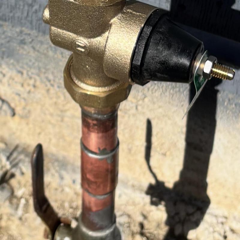 1-inch water pressure regulator installation on copper pipe