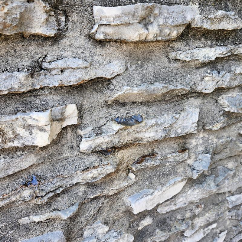 Chimney mortar with sealed hole and gaps