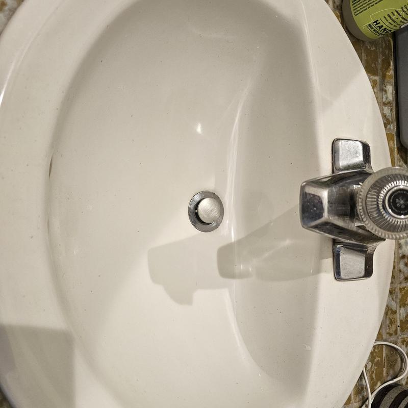 Basin faucet with new aerator and stopper removed