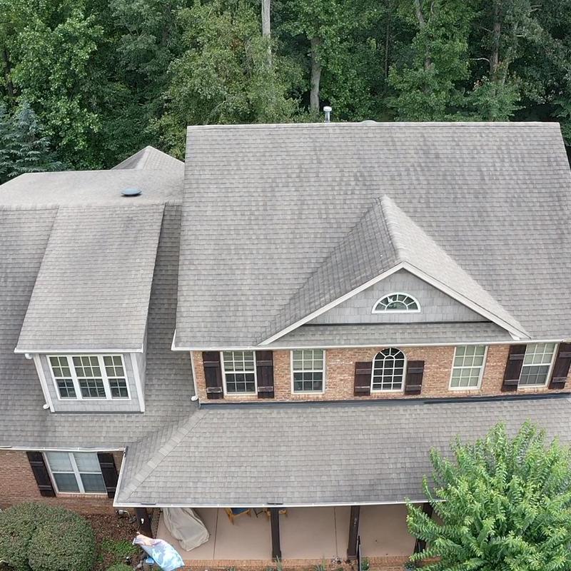 Asphalt shingle roof with Owens Corning Duration shingles