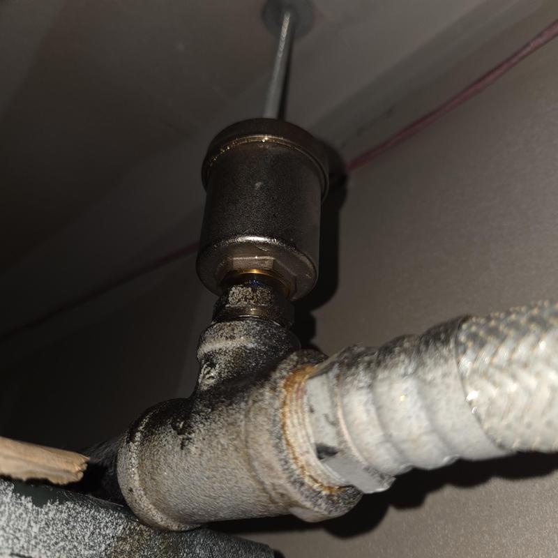 Gas valve and flexible connector with corrosion buildup