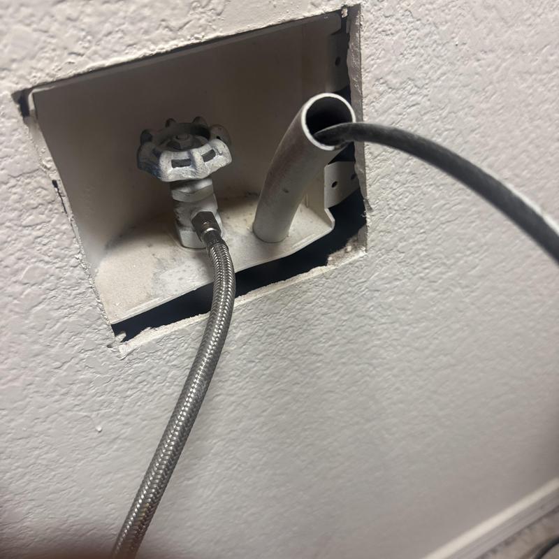 Icebox gate valve and hose connection in wall cavity