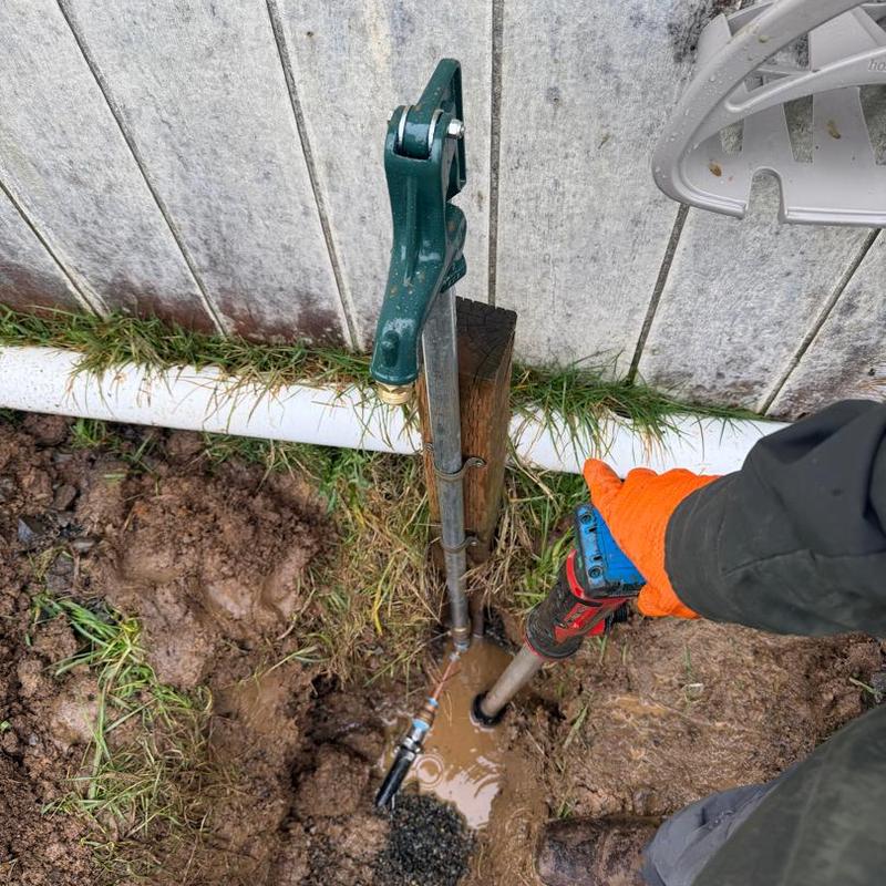 Yard hydrant installation with water pipe connection