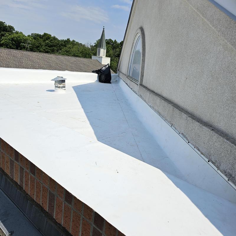 Flat roof membrane with hail damage inspection