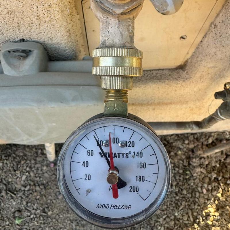 Pressure regulating valve gauge with brass fitting Pressure regulating valve gauge with brass fitting