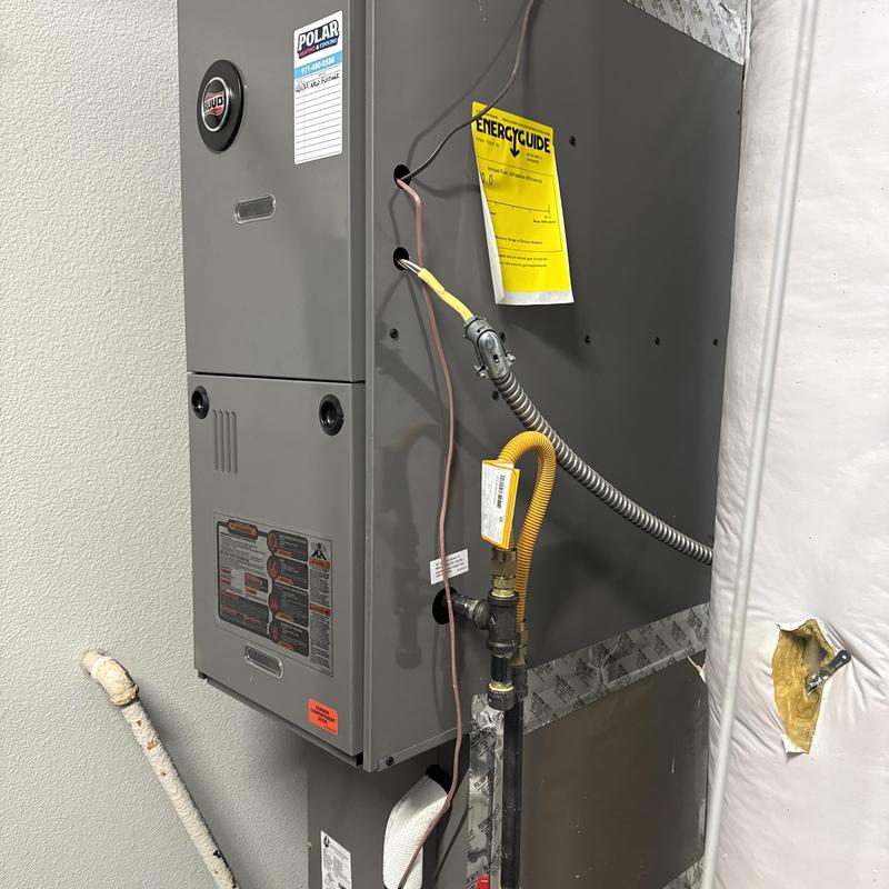 Ruud gas furnace installation with gas line connection Ruud gas furnace installation with gas line connection