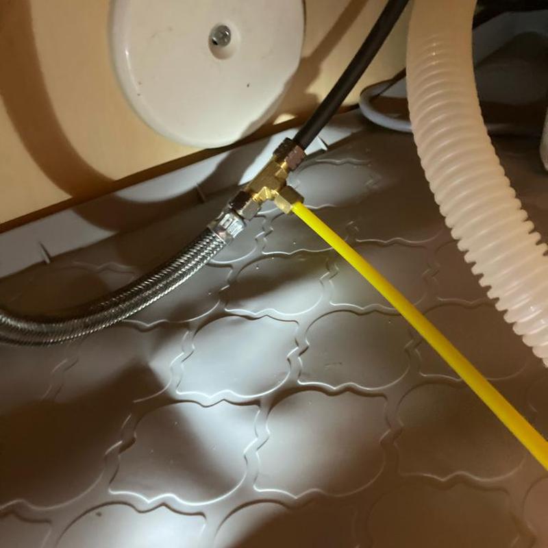 Reverse osmosis brass tee and shut off valve installation Reverse osmosis brass tee and shut off valve installation