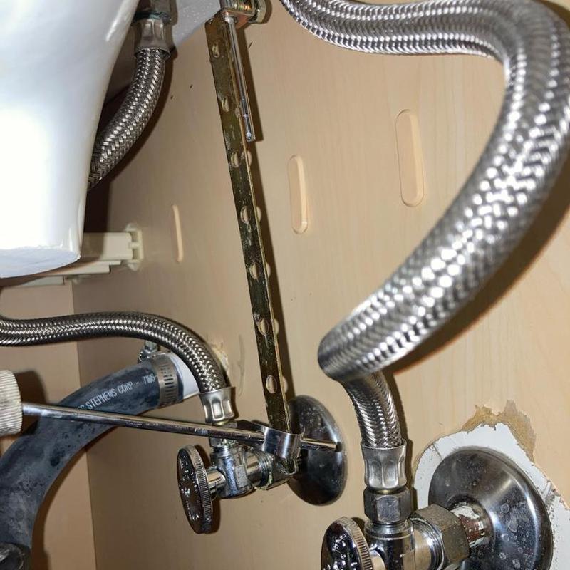 Reverse osmosis shut off valve with brass tee installation Reverse osmosis shut off valve with brass tee installation