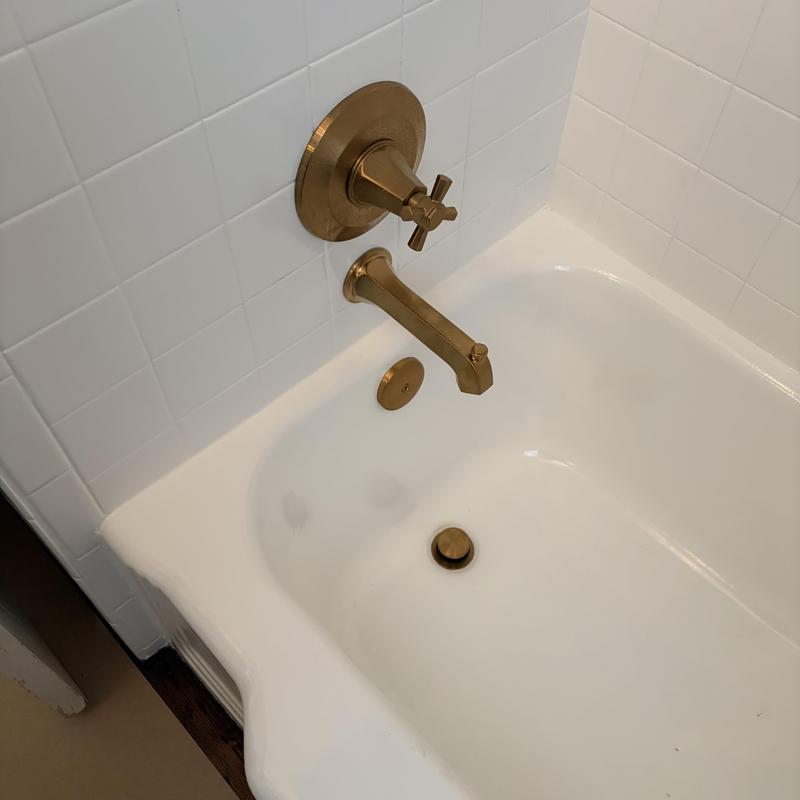 Bathtub faucet and valve with bronze finish Bathtub faucet and valve with bronze finish