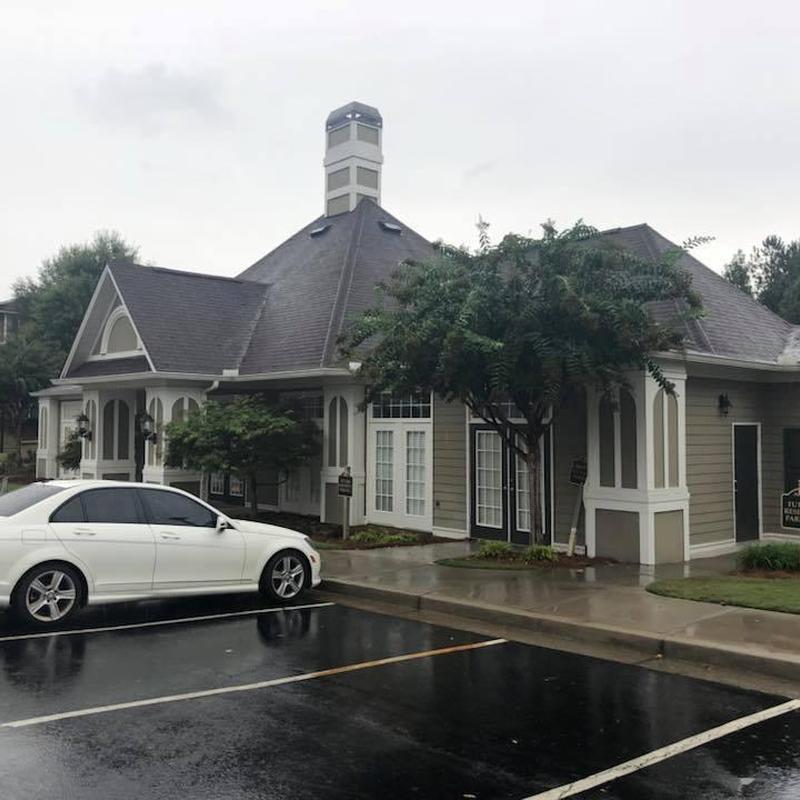 Asphalt shingle roof on apartment leasing office