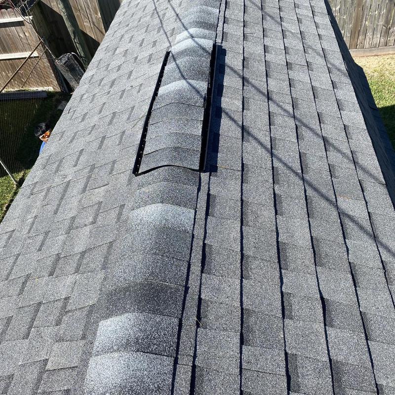Architectural shingle roof with ridge vent in Pearland