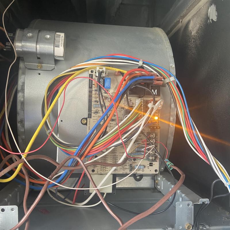 Air conditioner control board with wiring connections
