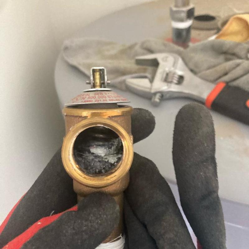 Temperature and pressure relief valve with corrosion buildup