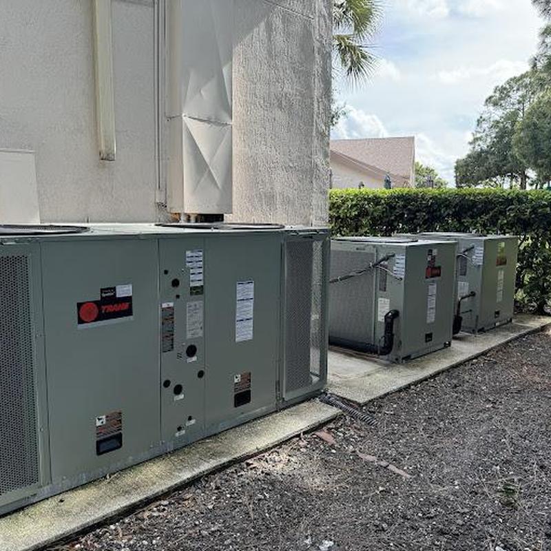 Trane rooftop HVAC units installation outdoors Trane rooftop HVAC units installation outdoors