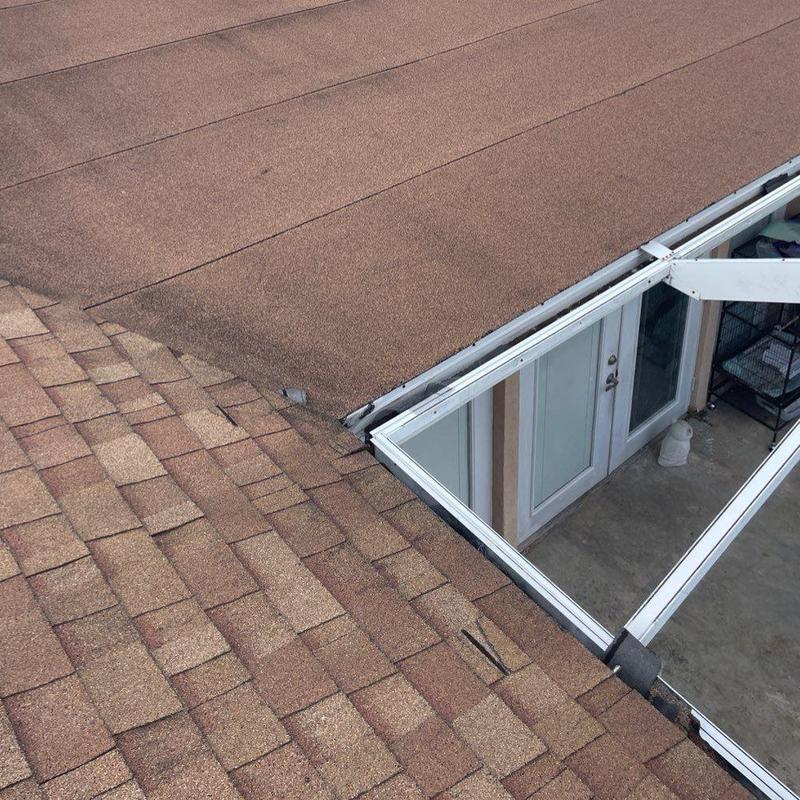 Granulated modified bitumen and shingle roof section