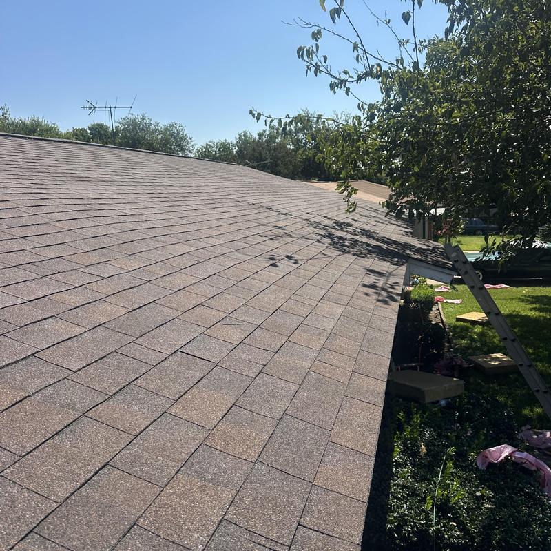 Owens Corning brown wood architectural shingle roof