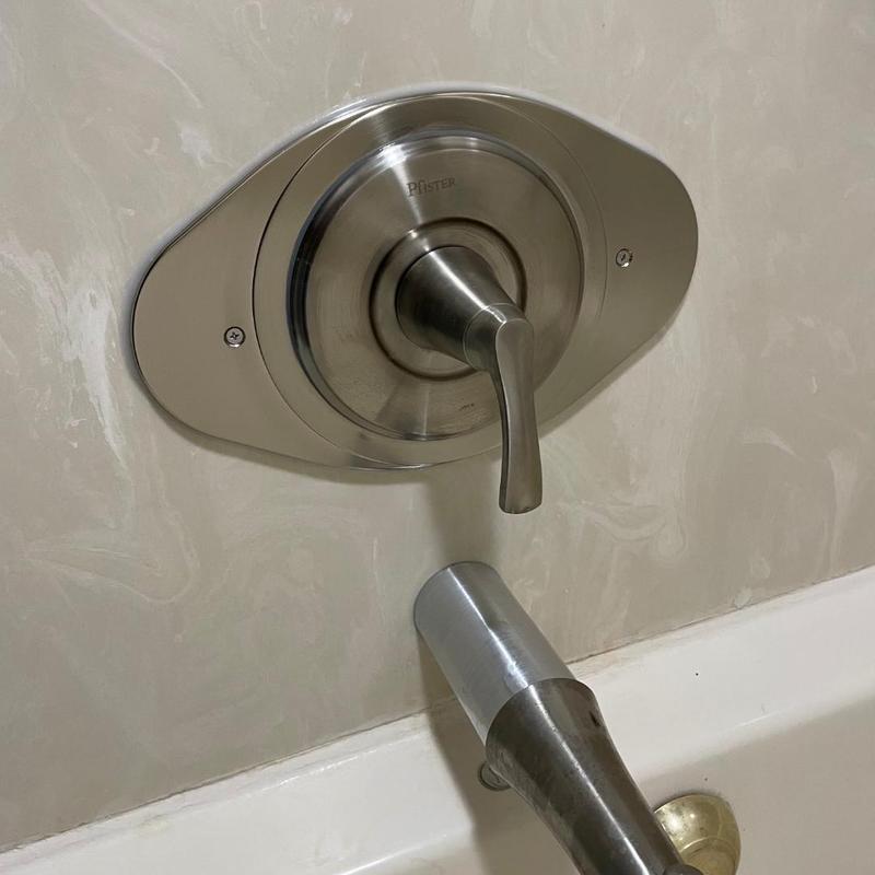 Single handle shower valve with remodel cover plate
