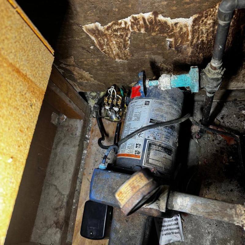 Hot water heater gas valve and union with corrosion