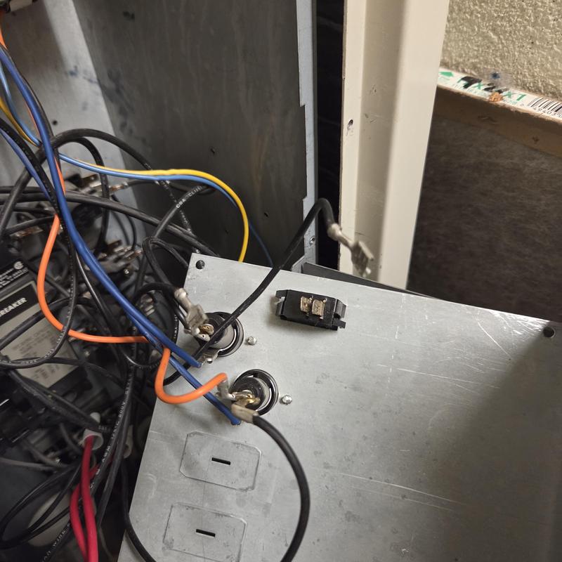 Unit heater wiring connections inside metal panel