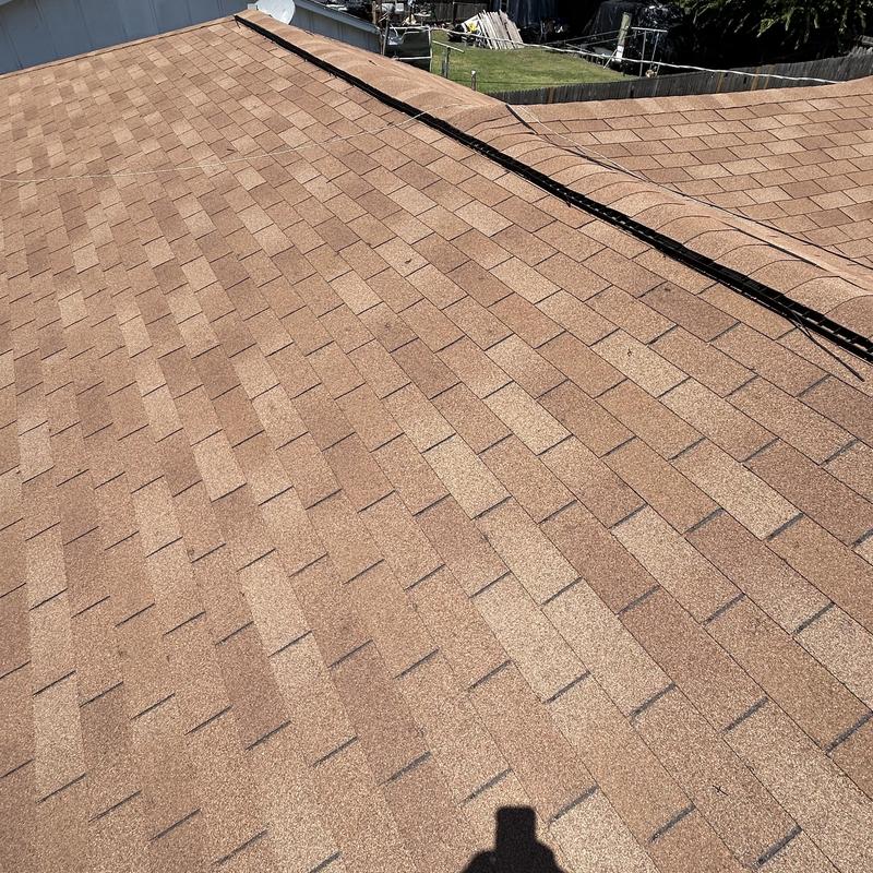 Asphalt shingle roof with ridge vent in Fort Worth, TX