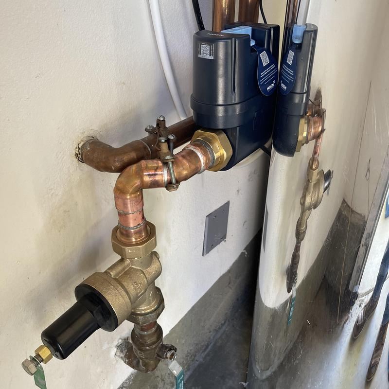 Moen Flo leak detection system installation on copper piping
