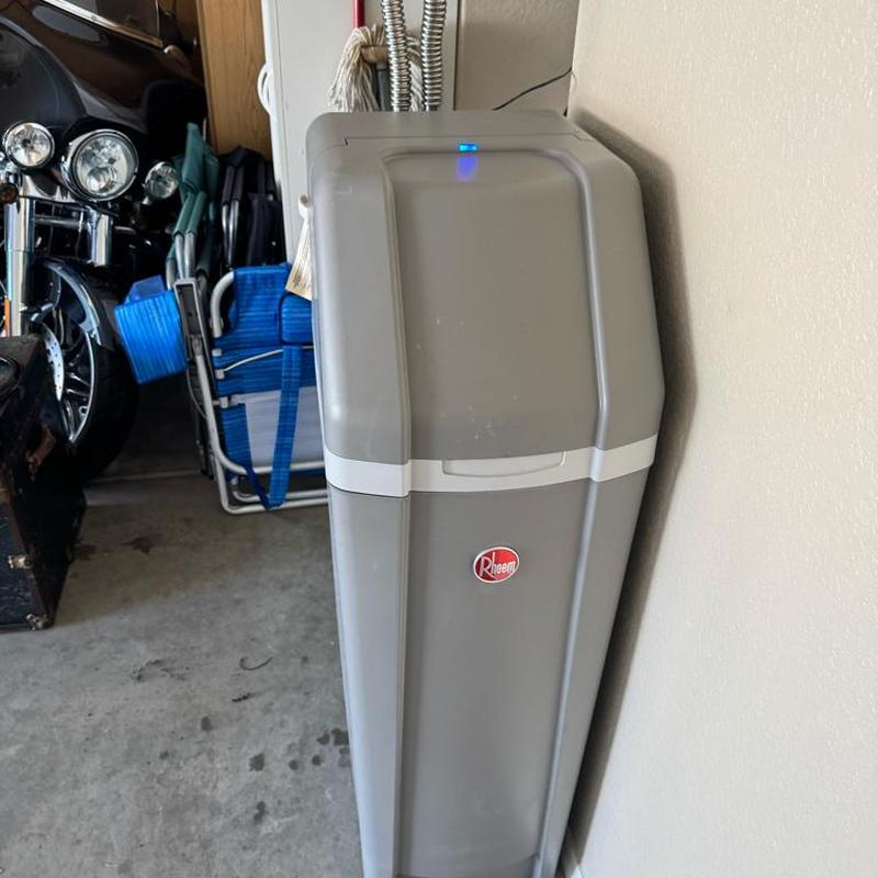 Rheem 42,000 grain water softener installed in garage