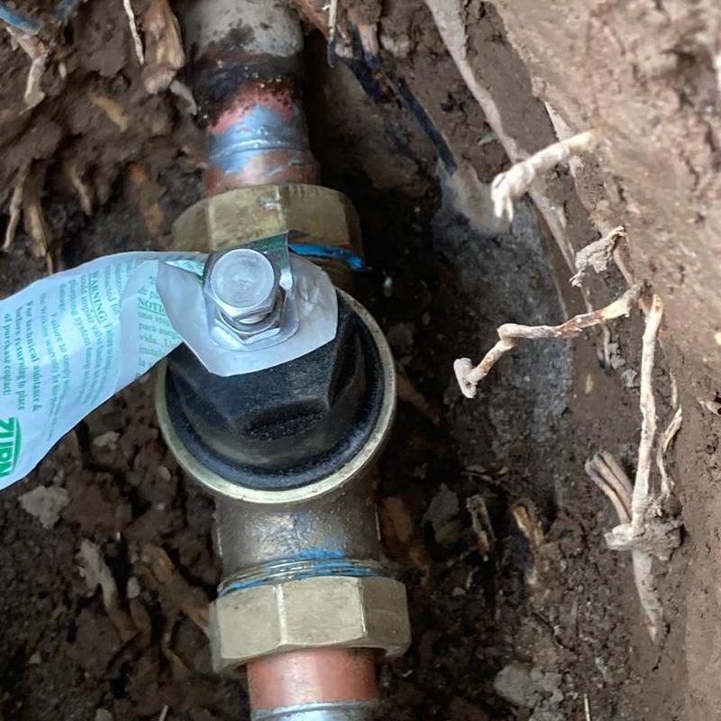 Pressure regulating valve installed on underground water pipe