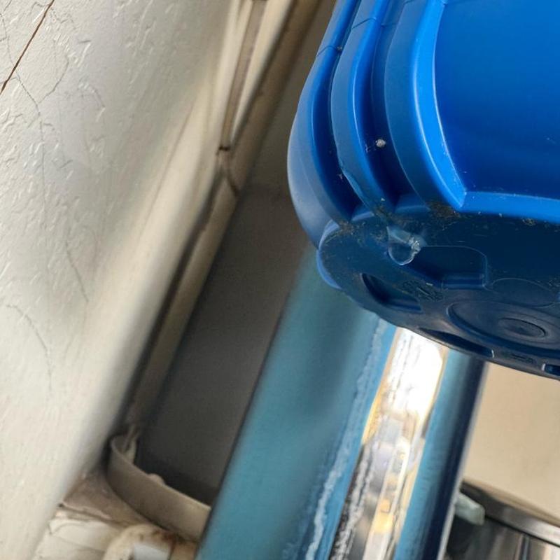 Whole house water filtration unit with corrosion leak