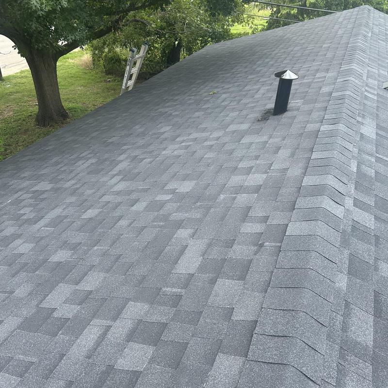 Owens Corning Onyx Black architectural shingle roof