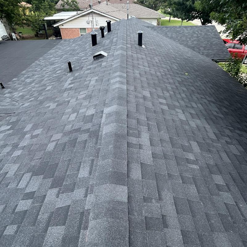 Owens Corning Onyx Black architectural shingle roof