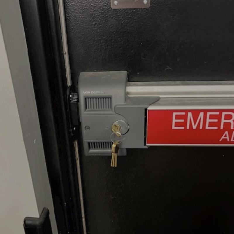 Von Duprin alarm exit device with new keys