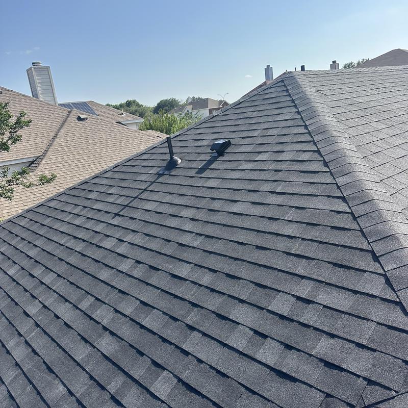 Onyx black Owens Corning shingle roof installation in Fort Worth