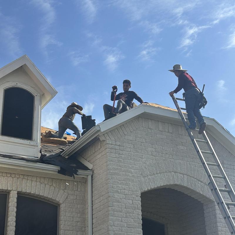 Owens Corning shingle roof installation in Texas