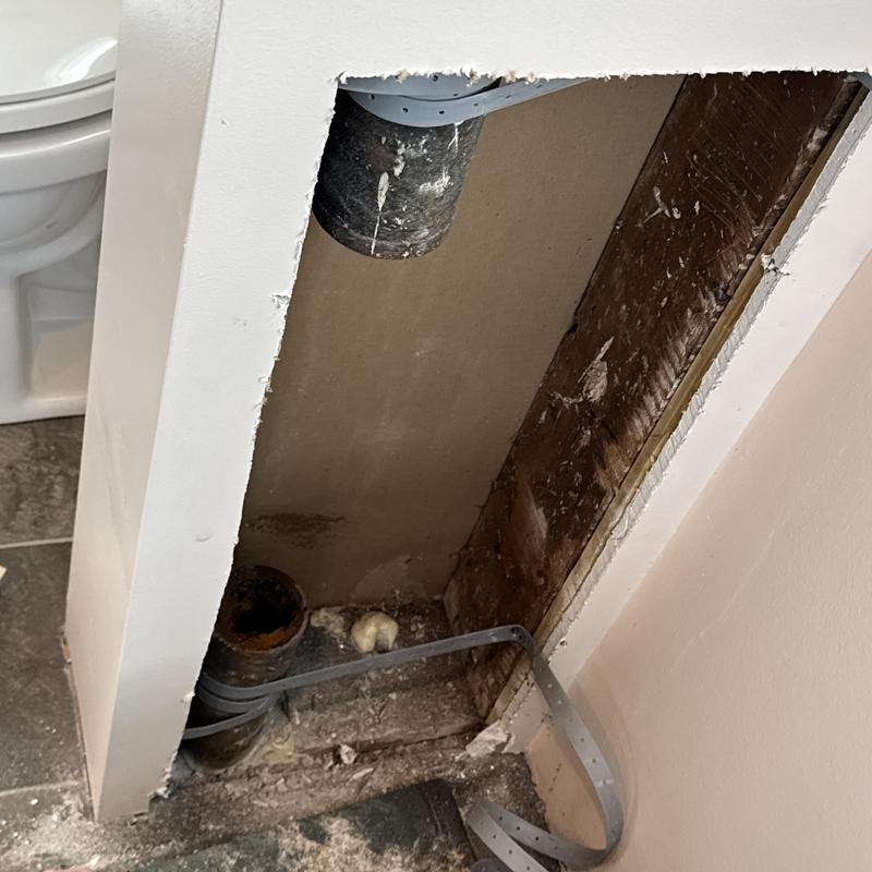 Washing machine plumbing box rough-in with drain pipe