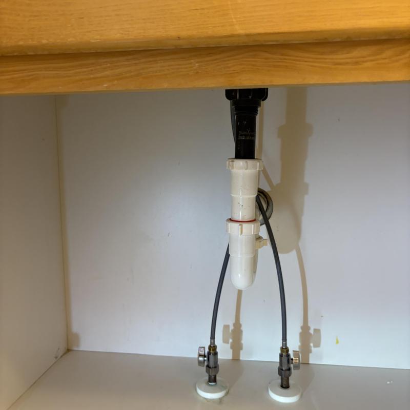 Quarter turn shut off valves under kitchen sink installation Quarter turn shut off valves under kitchen sink installation