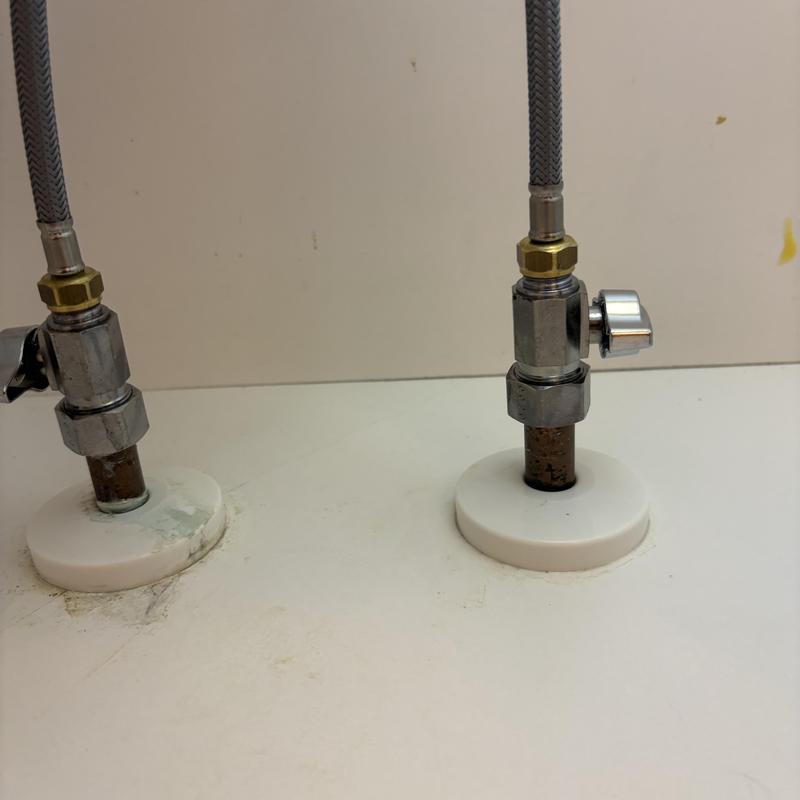 Quarter turn shut off valves with braided supply lines Quarter turn shut off valves with braided supply lines