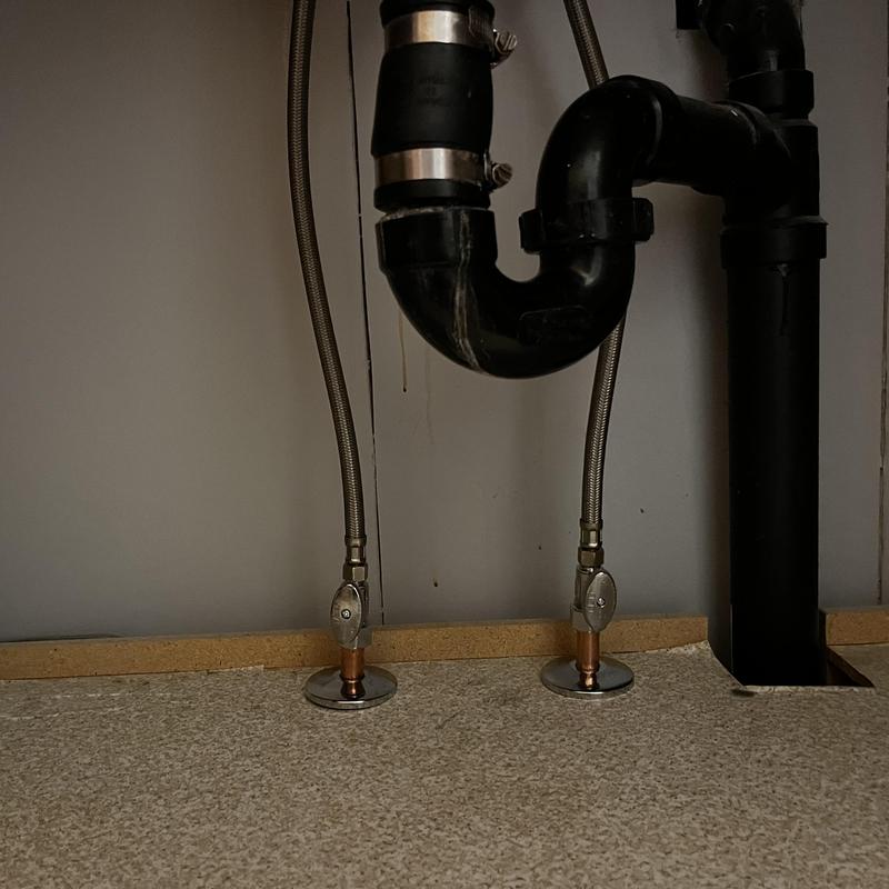 Angle stop valves with braided supply lines installation Angle stop valves with braided supply lines installation