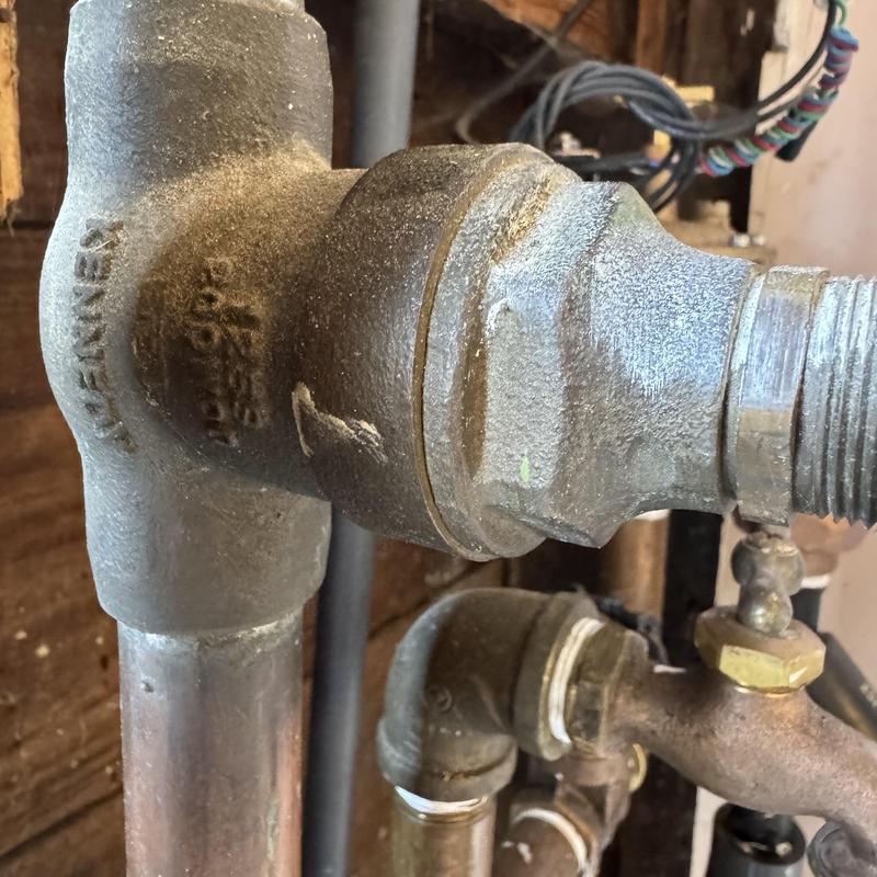 Gas earthquake shutoff valve with galvanized fittings