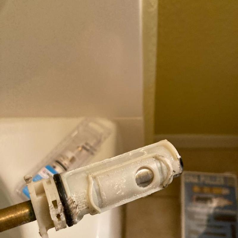 Tub and shower cartridge replacement with wear marks Tub and shower cartridge replacement with wear marks