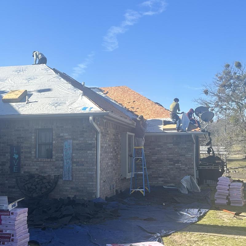 Roof decking and synthetic underlayment installation in Fort Worth