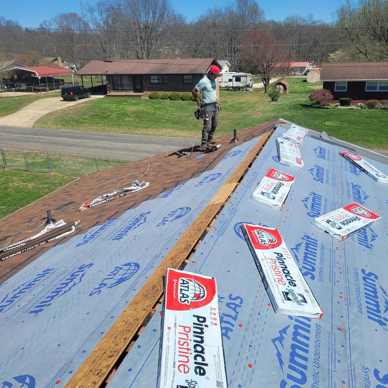 Atlas Pinnacle roofing shingles installation on roof deck
