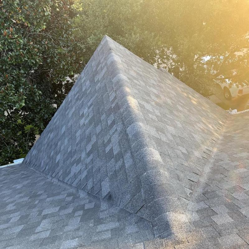 Owens Corning TruDefinition Duration shingle roof ridge