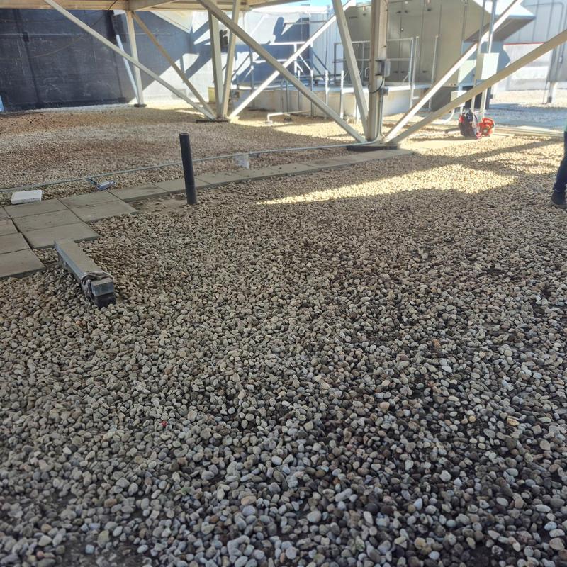 Ballasted EPDM roof membrane with gravel ballast Ballasted EPDM roof membrane with gravel ballast