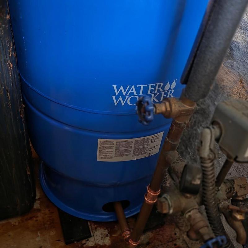 44 gallon bladder tank with copper piping connection