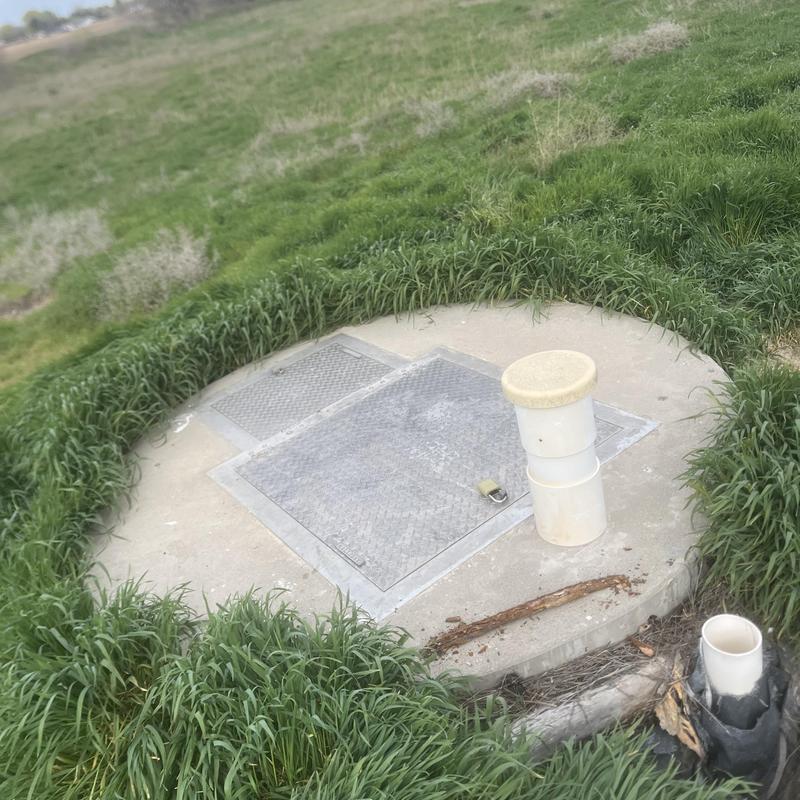 Lift station pump out and inspection with rusted rails Lift station pump out and inspection with rusted rails