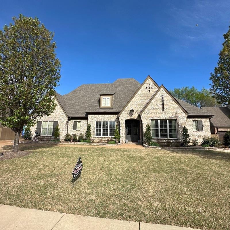 Owens Corning Oakridge shingles on Collierville home
